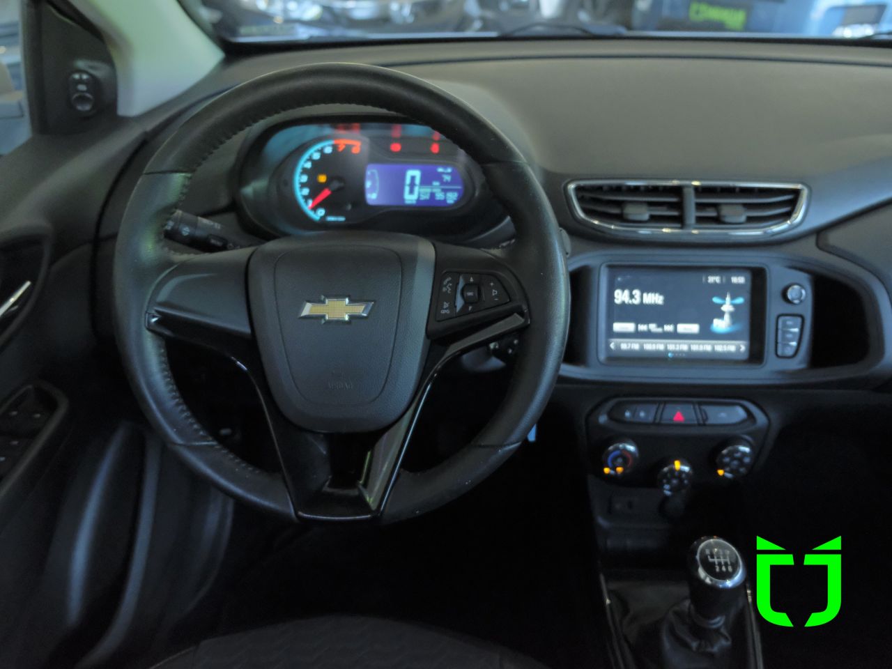 Chevrolet Onix 2018 Effect 1.4 Manual em Detalhes 