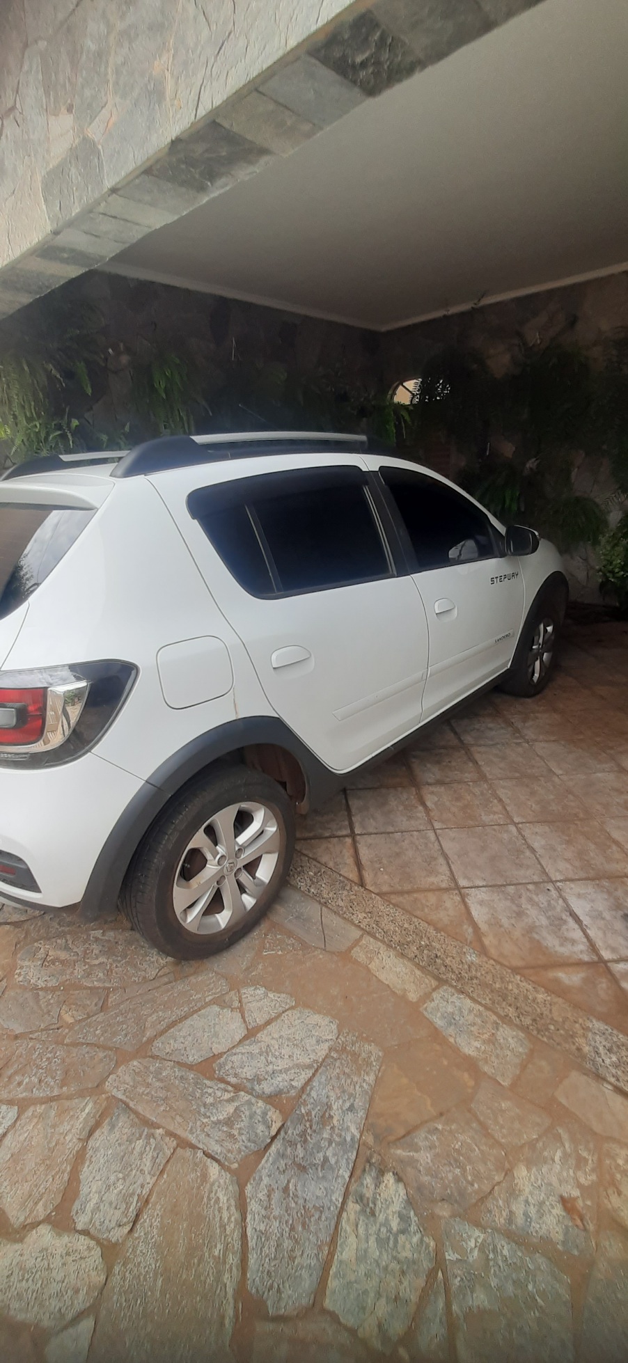 RENAULT SANDERO 1.6 STEPWAY 16V 4P 2016 - Carros usados e